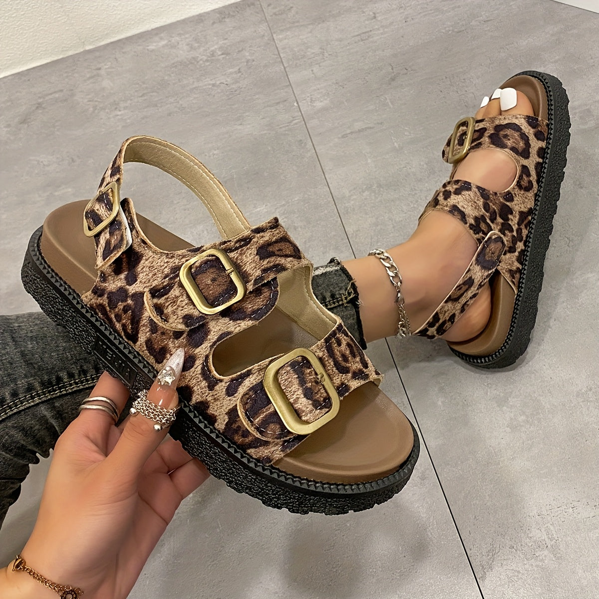 Sandali Donna alla Moda con Piattaforma e Stampa Leopardo – Comfort e Stile in Uno