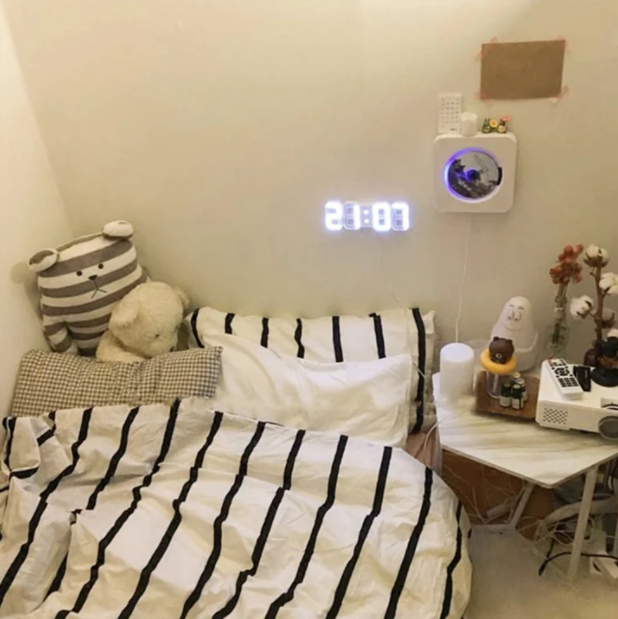 Orologio Digitale 3D Smart – Design Moderno per il Tuo Comodino