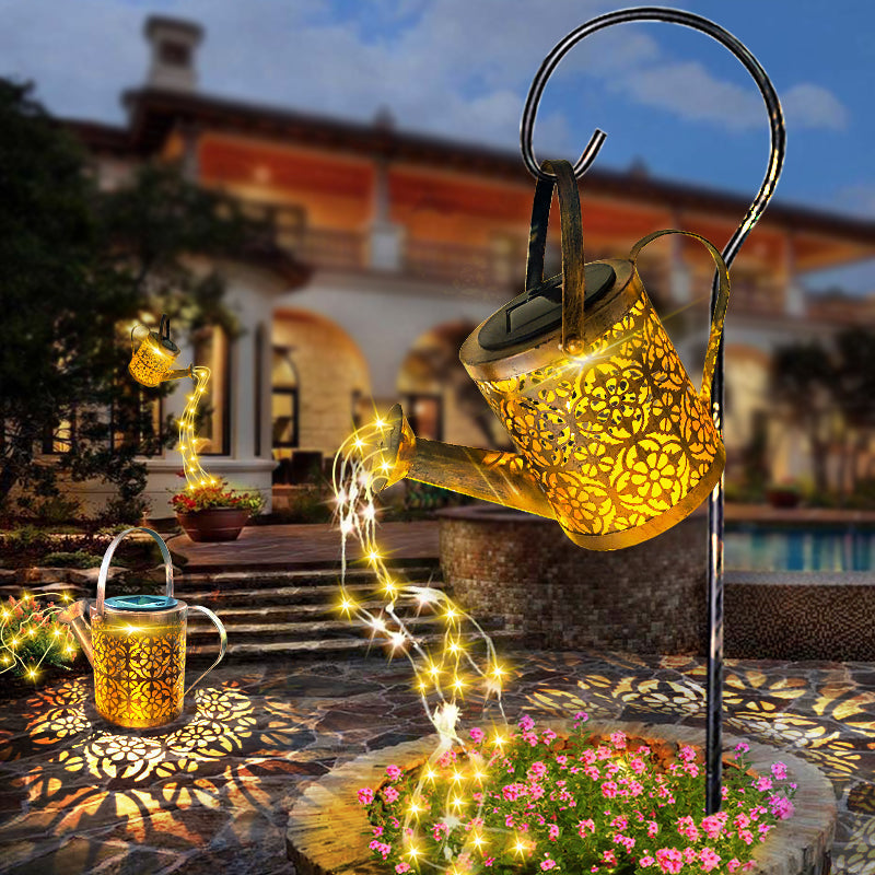 Lampada da Giardino a Forma di Annaffiatoio con Illuminazione a Spruzzo – Magica Illuminazione Esterna a Energia Solare